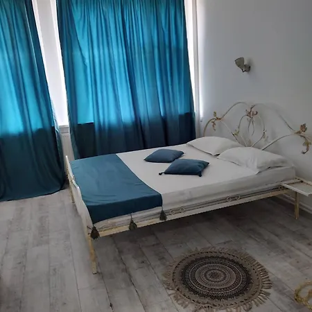 Puzzle Magic Bed & Breakfast Pitesti Exterior photo